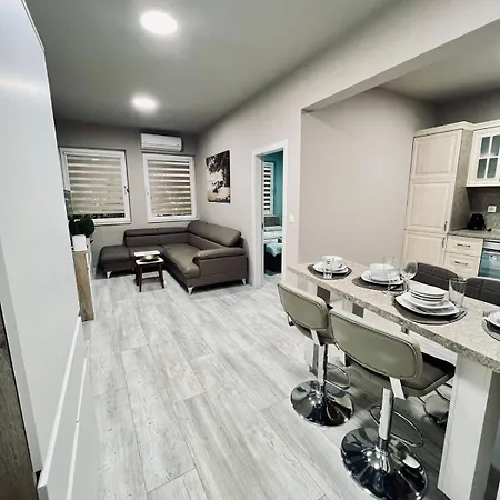 Nj Deluxe Rooms Varna Exterior photo